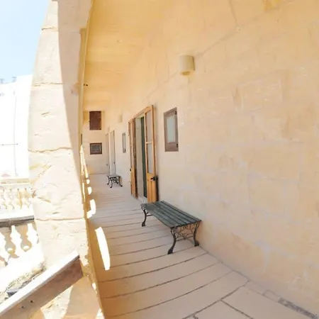펜션 6 Bedroom Farmhouse With Private Pool In Zebbug Gozo *