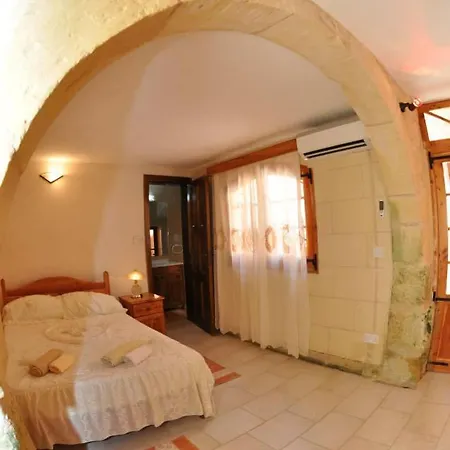 6 Bedroom Farmhouse With Private Pool In Zebbug Gozo * Zebbug (Gozo)
