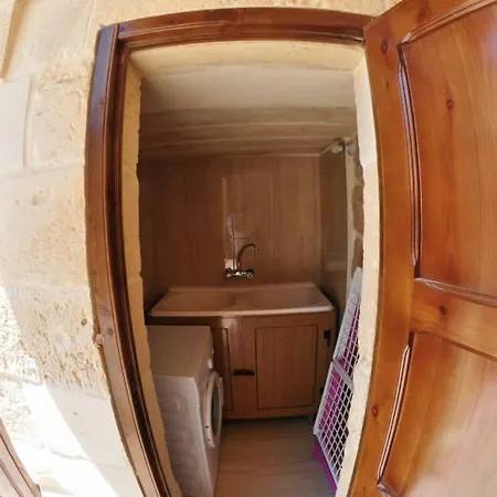 度假居 6 Bedroom Farmhouse With Private Pool In Zebbug Gozo *