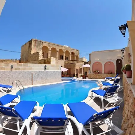 6 Bedroom Farmhouse With Private Pool In Zebbug Gozo