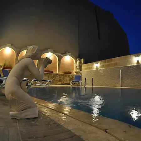 6 Bedroom Farmhouse With Private Pool In Zebbug Gozo *
